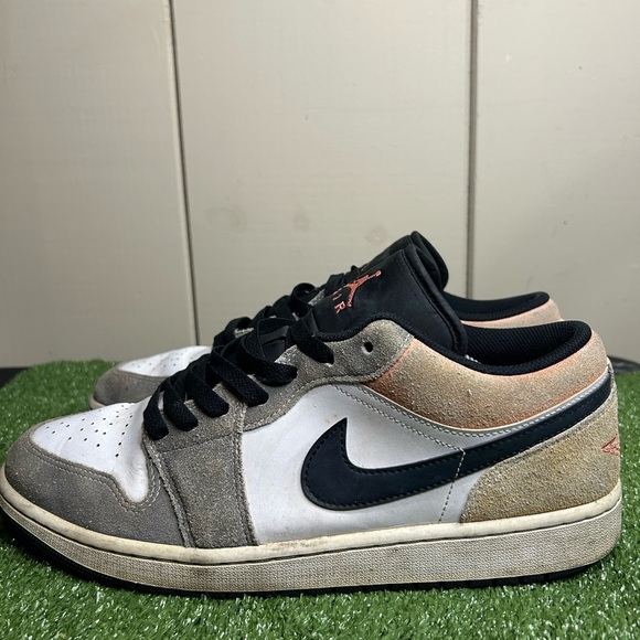 Jordan Other - Size 12M- Jordan 1 Low SE
Flight Club used no box